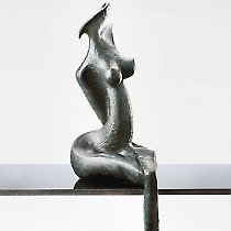 Vanda, sculpture contemporaine de Marion Bürkle, bronze patiné 77 cm